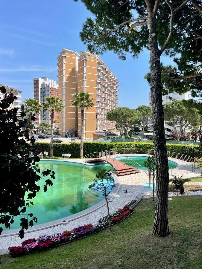 Residence La Duna Lignano Sabbiadoro Exteriör bild